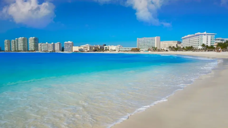 Cancún: Paraíso Turquesa y Puerta al Mundo Maya