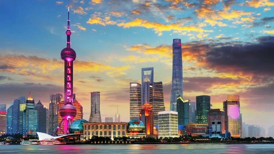 Shanghái: El Futuro de China entre Rascacielos y Tradición